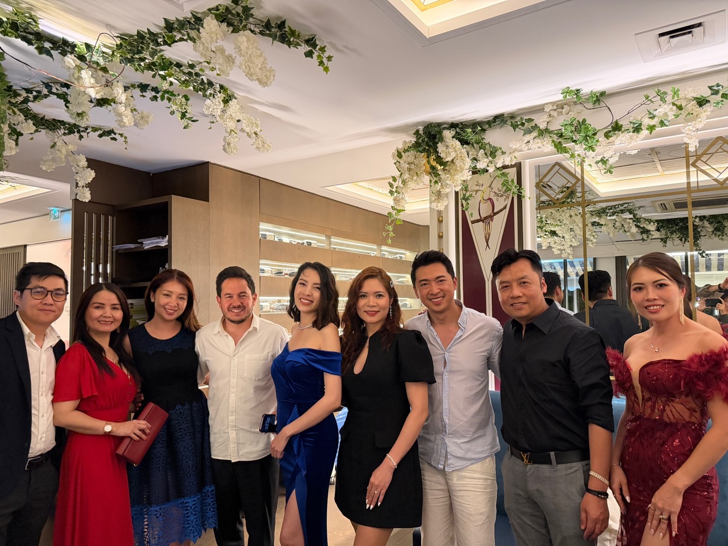 Buổi gặp gỡ với đối tác điện ảnh toàn cầu, cơ quan ngoại giao và cộng đồng người Việt tại nhiều quốc gia.
